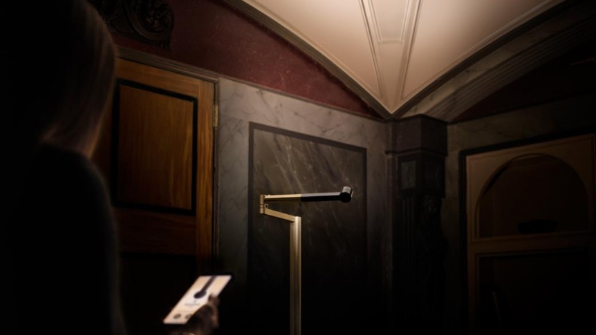 Dyson Solarcycle Morph™ Yer Lambası (Beyaz/Gümüş)